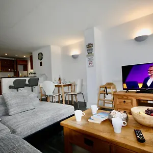 Hot Tub & Sauna Let Bournemouth